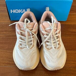 Like new Hoka Bondi 8 Women’s Running Shoes 6.5 Shifting Sand